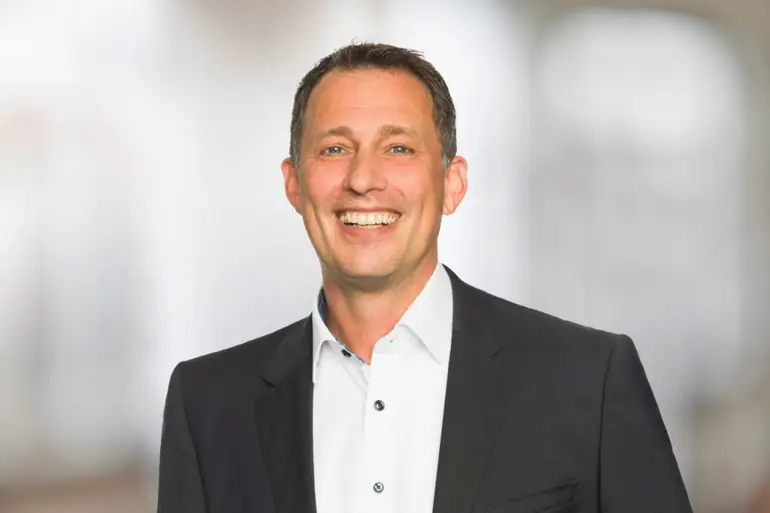 Wir freuen uns über unser neues Teammitglied Alexander Fischer im Leoniq Directors Office